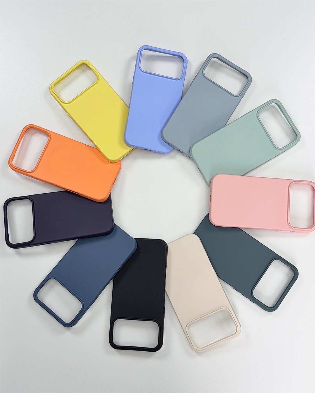 Silicone 11 Silicone Case for 17 Pro Max - Image 1